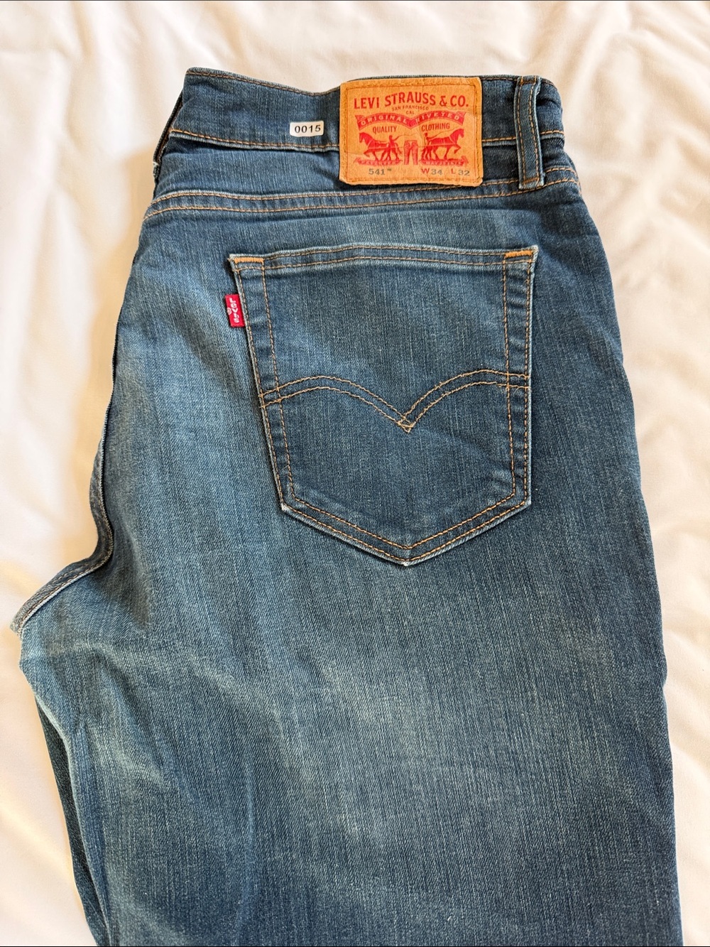 Levi's Blue Men's Denim Jeans with Leather Patch 541 - Picture 2 of 6